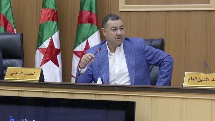 والي وهران ... هناك مفاوضات متقدمة لنقل ملكية المولودية إلى شركة Hiproc العامة قبل نهاية شهر رمضان