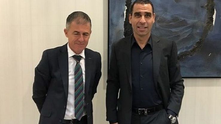 ألكاراز رفقة رئيس الفاف خير الدين زطشي أيام "العسل"