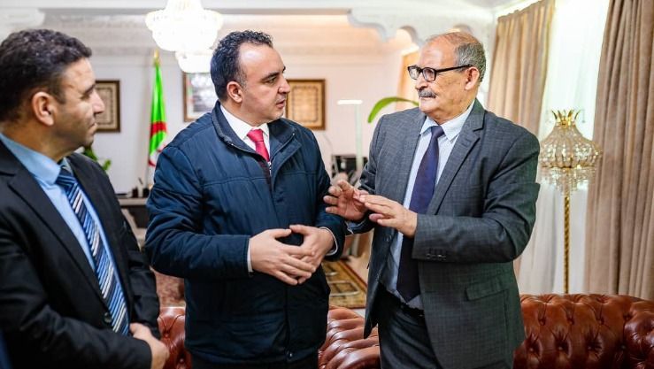 الرئيس المدير العام لموبيليس رفقة والي تيارت