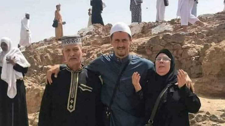 رفيق صايفي رفقة والديه