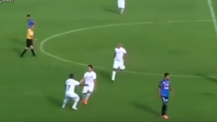 هدف عالمي في الدوري البرازيلي