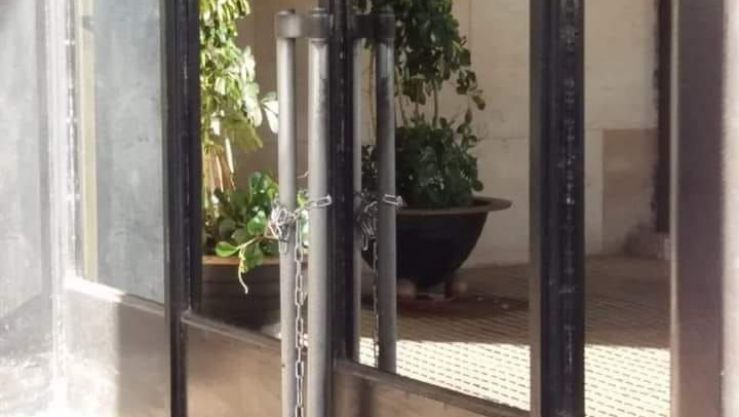 غلق البرلمان