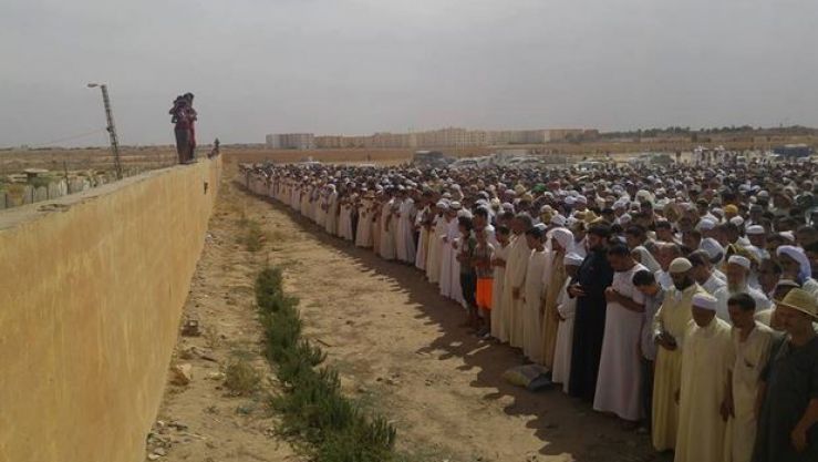 جنازة إمام المسجد العتيق في عين وسارة