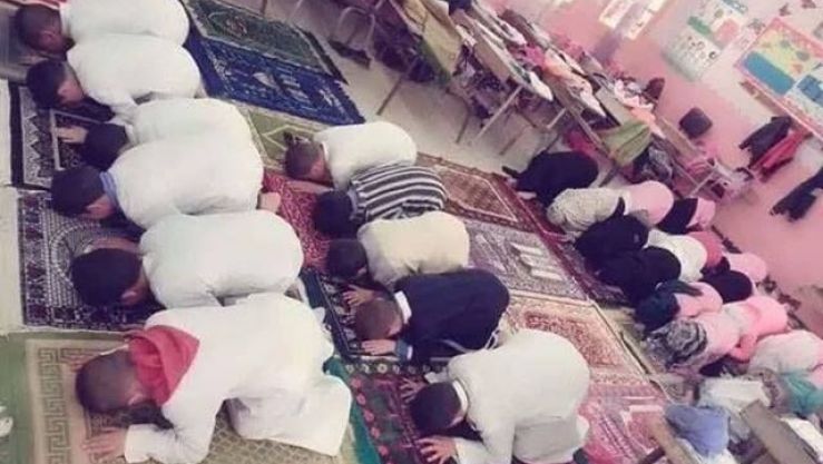 الصلاة جماعة ردا على بن غبريت!