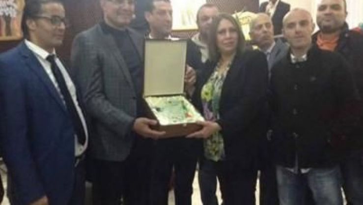 بلدية بلوزداد تكرم المدرب المغربي بادو الزاكي