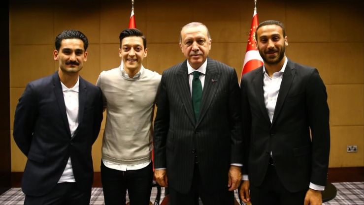 أوزيل، جوندوغان رفقة أردوغان