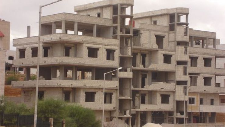 تأخر إنجاز السكنات