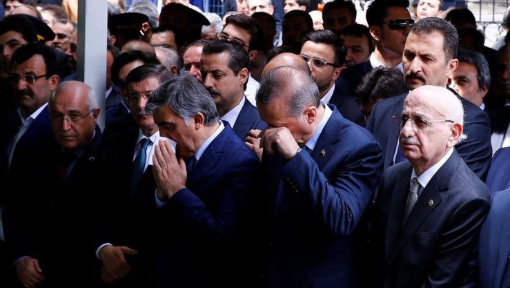 الرئيس التركي في جنازة والد عبد الله غُل