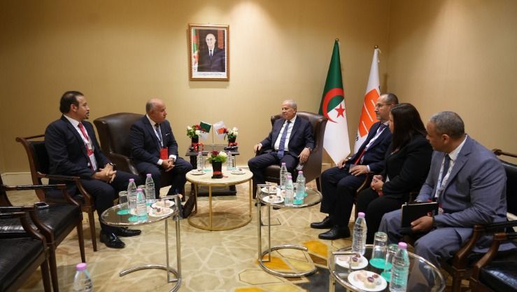 حشيشي يواصل لقاءاته الثنائية مع شركات دولية في معرض إفريقيا والبحر الأبيض المتوسط بوهران