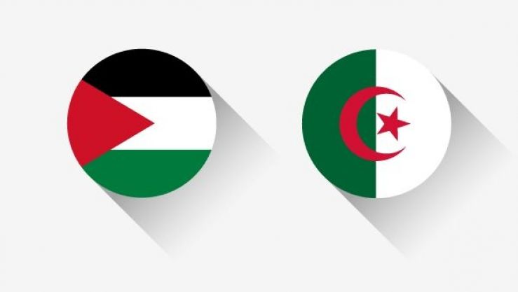 رئيس الجمهورية مع الراحل ياسر عرفات