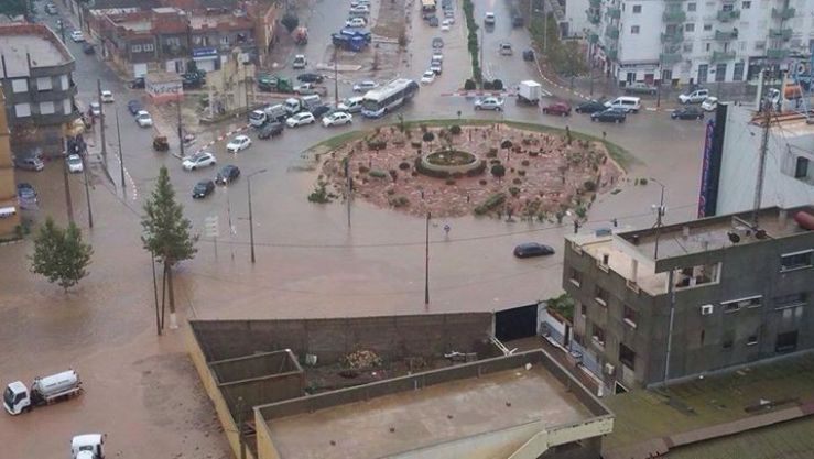 فيضانات وحوادث بسبب تساقط الأمطار