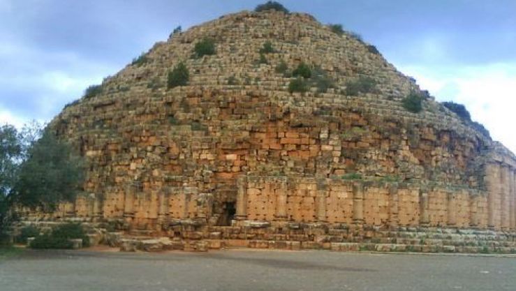 من الآثار المنسية..قبر الرومية في تيبازة
