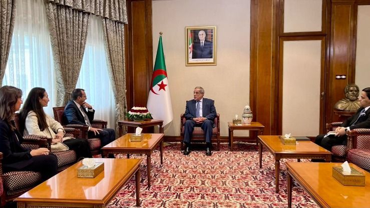 الوزير الأول العرباوي يستقبل السفير المنسق لمنظمة الأمم المتحدة بالجزائر