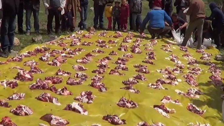 إحياء عادة "الوزيعة" في منطقة القبائل