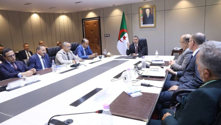 وزير الداخلية والنقل يدعو إلى مقاربة عملية وقرارات جريئة لتعزيز خدمة المواطنين