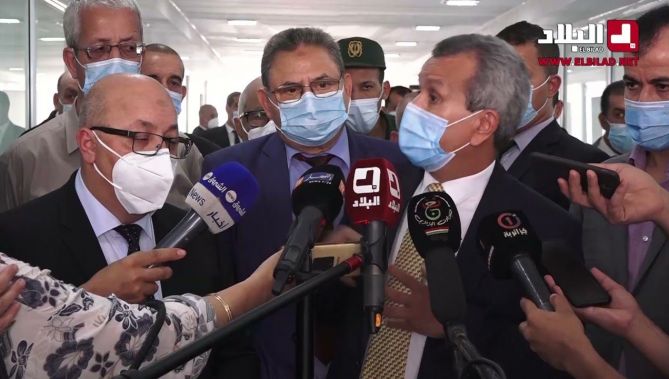 وزير الصحة يكشف أسباب تفاقم أزمة الاكسيجين ونقصه في المستشفيات.. شاهد