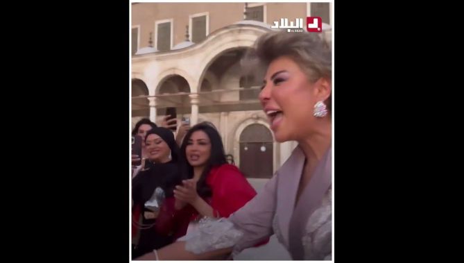 حفل زفاف في ساحة مسجد بقلعة صلاح الدين في القاهرة بمصر .. يثير جدلا واسعا في منصات التواصل