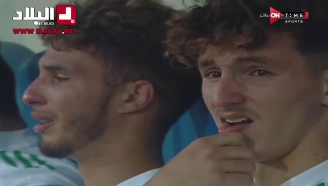 شاهدوا .. بكاء لاعبي المنتخب الوطني بعد خسارة النهائي ضد السعودية