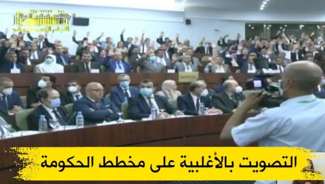 لحظة التصويت على مخطط عمل الحكومة من قبل أعضاء المجلس الشعبي الوطني
