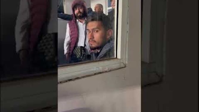 المدرب لم يعتمد عليه في التشكيلة .. #شاهد كيف تابع لاعب اتحاد العاصمة البوليفي تيرازاس الديربي