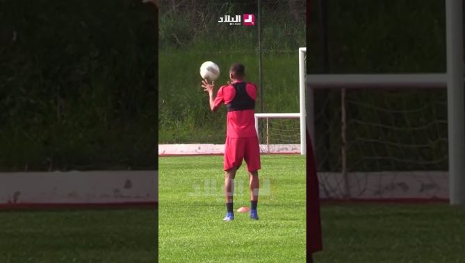 أشرف عبادة يشارك في تدريبات اتحاد الجزائر رغم عدم تأهيله لـ "كأس الكاف" .. #شاهدوا