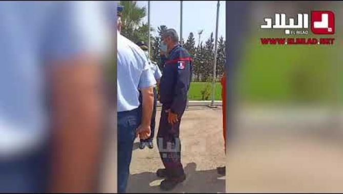 لحظة وصول طاقم طائرات إخماد الحرائق
