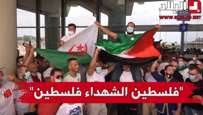 المصارع فتحي نورين يحظى بإستقبال الأبطال بمطار هواري بومدين بعد أهازيج "فلسطين الشهداء"