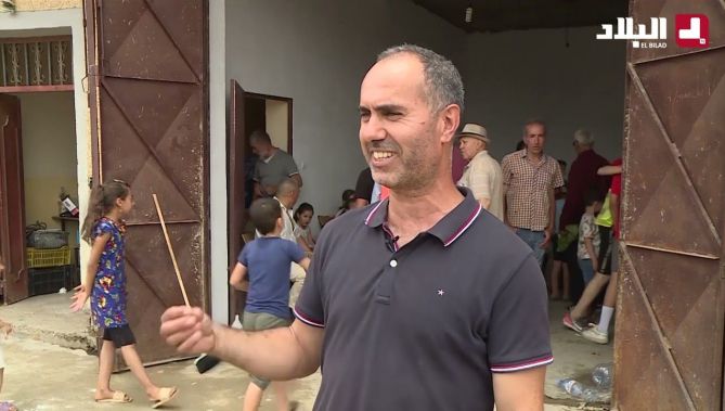 ✔#تيزي_وزو: الوزيعة عادة متوارثة لدى سكان "قرية إزموشن" يستقبلون بها عيد الأضحى المبارك