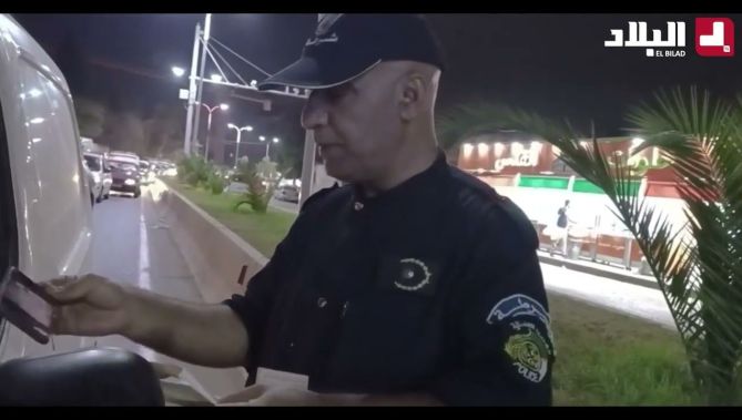 شـــاهدوا .. في عمليات متفرقة شرطة البليدة توقف 44 شخصا محل أمر قضائي وتحجز 30406 وحدة من المفرقعات