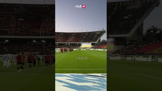 أنصار #إتحاد_العاصمة يبدعون بـ"تيفو" رائع في مواجهة #الزمالك_المصري ❤🖤🏆