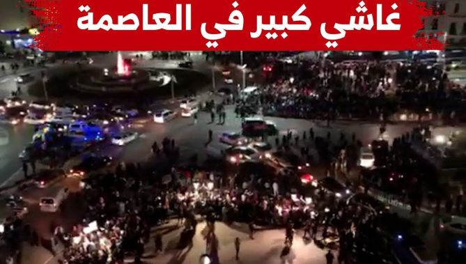 حضور جماهيري كبير بساحة 1 ماي بالعاصمة في إنتظار وصول أبطال العرب