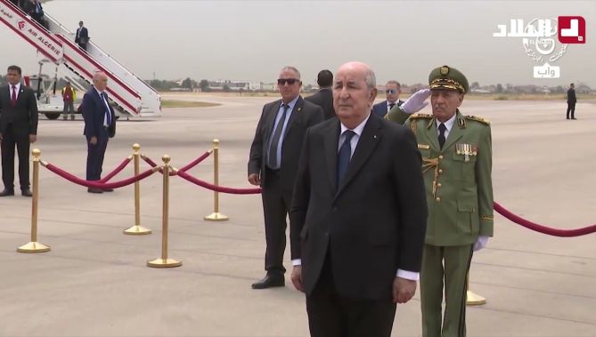 الرئيس تبون يصل إلى أرض الوطن بعدمشاركته في أشغال قمة مجموعة الدول 7 لكبارالمصنعين في العالم بإطاليا