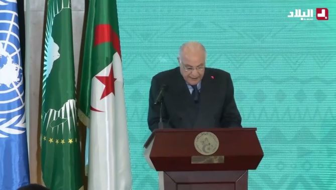 #الرئيس_تبون: الجزائر تتعهد بأن تكون جسرا يجمع و لا يفرق