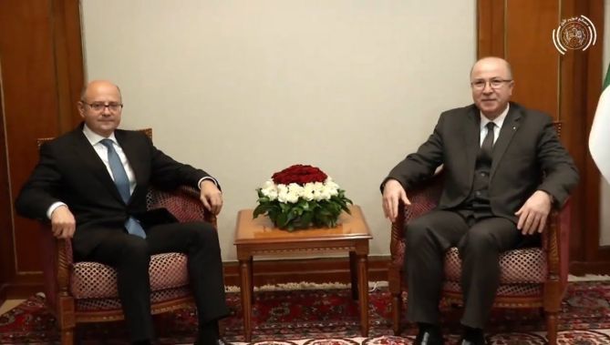 الوزير الأول يستقبل وزير الطاقة بجمهورية أذربيجان بارفيز شهبازوف الذي يقوم بزيارة عمل إلى الجزائر
