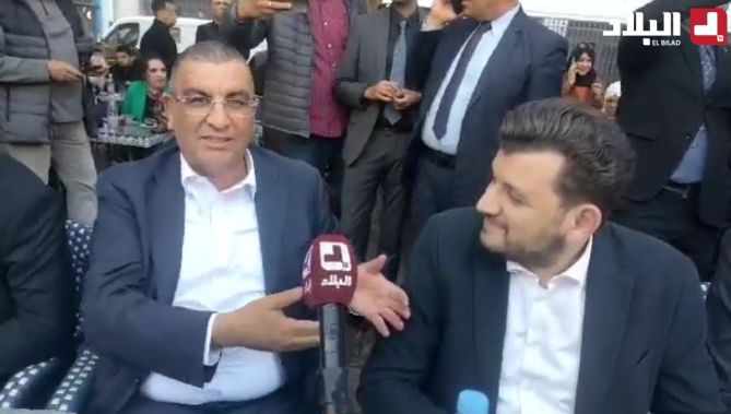 بعيدا عن البروتوكولات.. الوزير ياسين وليد في مقهى شعبي بعنابة إلى جانب والي الولاية