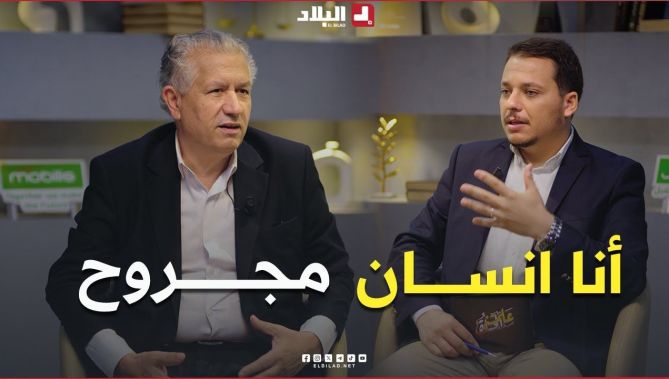 ولد يتيما وعاش فقيرا يقطع مسافة عشرين كم يوميا أحيانا حافي القدمين حتى يصل للمدرسة