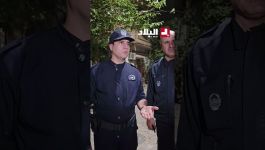 "يتعاطى المخدرات أمام ابنه البالغ من العمر 14 سنة".. شاهد كيف تعاملت الشرطة مع أبٍ مدمن خلال مداهمة
