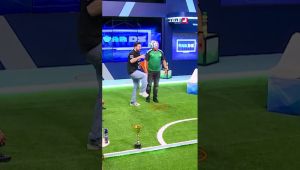 حسان يسيي يكونطرولي بالون.. حكماتو لاكرومب قبل ما يبدا 😂​😂​